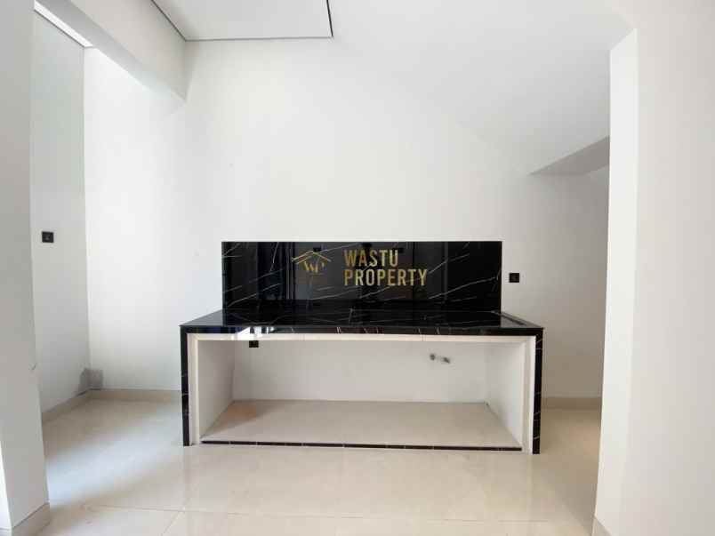 rumah 2 lantai bonus kolam renang hanya 7 menit ke ugm