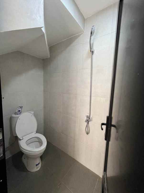 rumah 2 lantai deket stasiun bogor