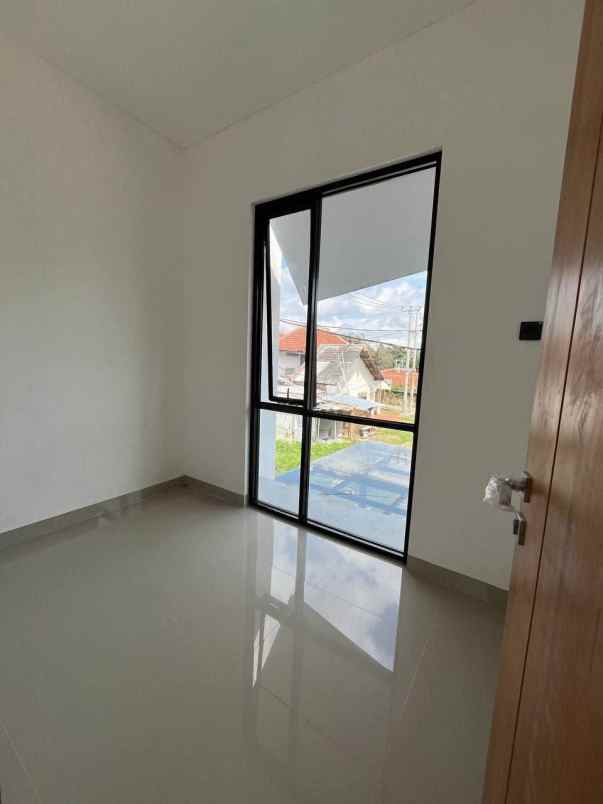 rumah 2 lantai deket stasiun bogor
