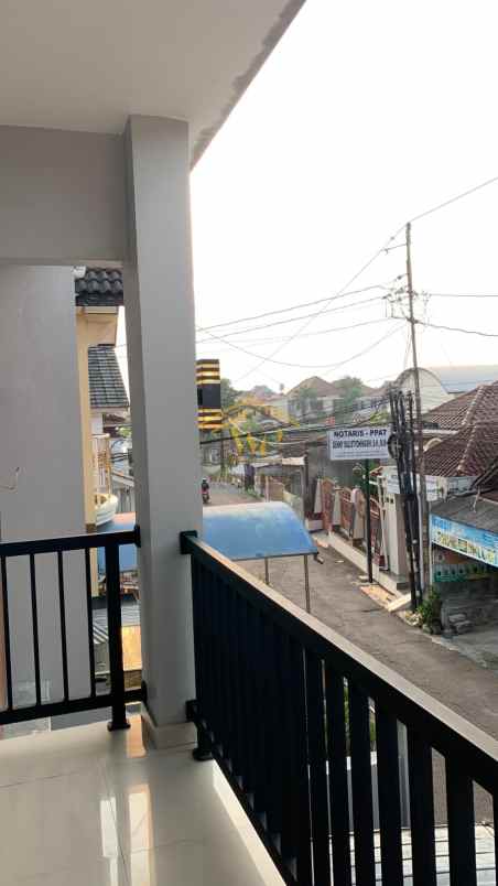 rumah 2 lantai di condongcatur dekat pakuwonmall