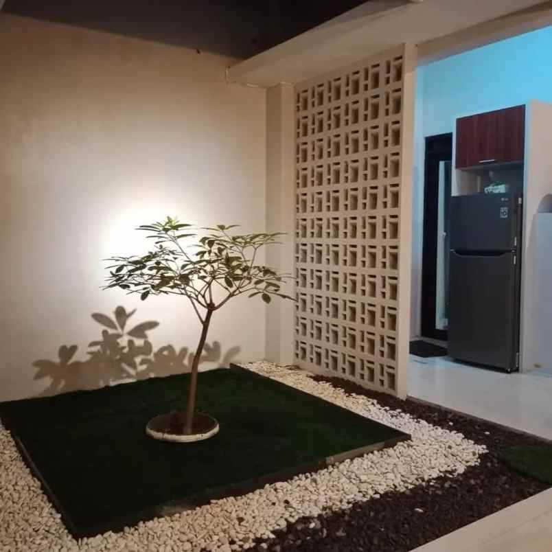 rumah 2 lantai di condongcatur dekat pakuwonmall