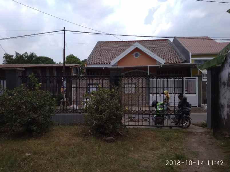 rumah 2 lantai di jalan jipang raya makassar