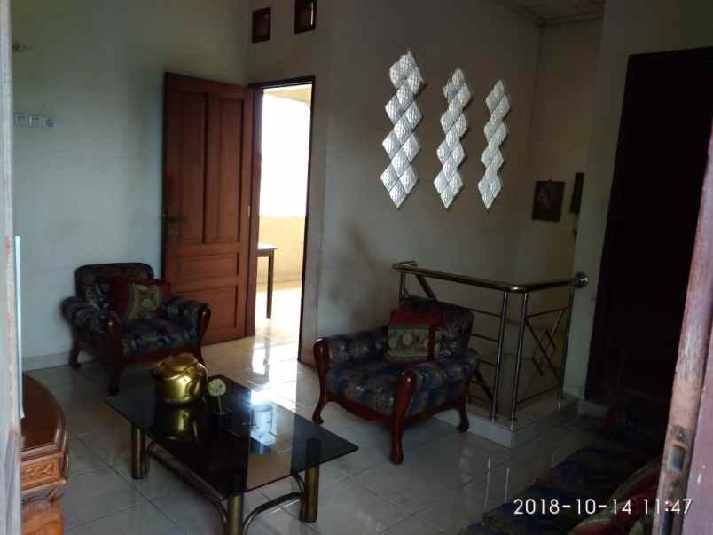 rumah 2 lantai di jalan jipang raya makassar