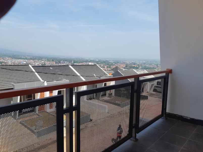 rumah 2 lantai harga 1 lantai dp termurah