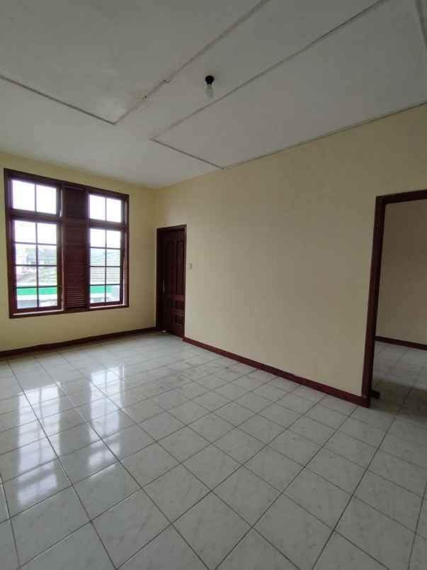 rumah 2 lantai siap huni lt 130m