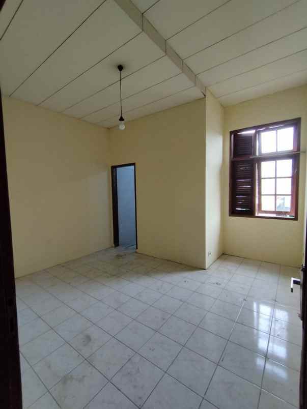 rumah 2 lantai siap huni lt 130m