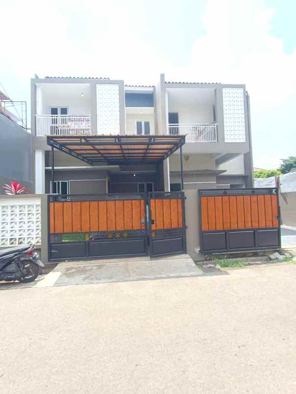 rumah baru dalam komplek nempel mal cinere bisa kpr