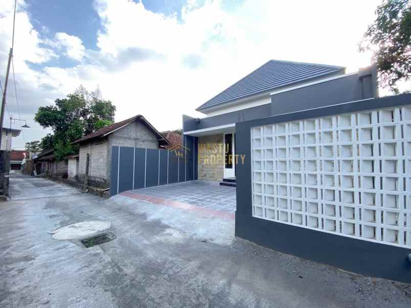 rumah baru lokasi premium dekat kampus uii