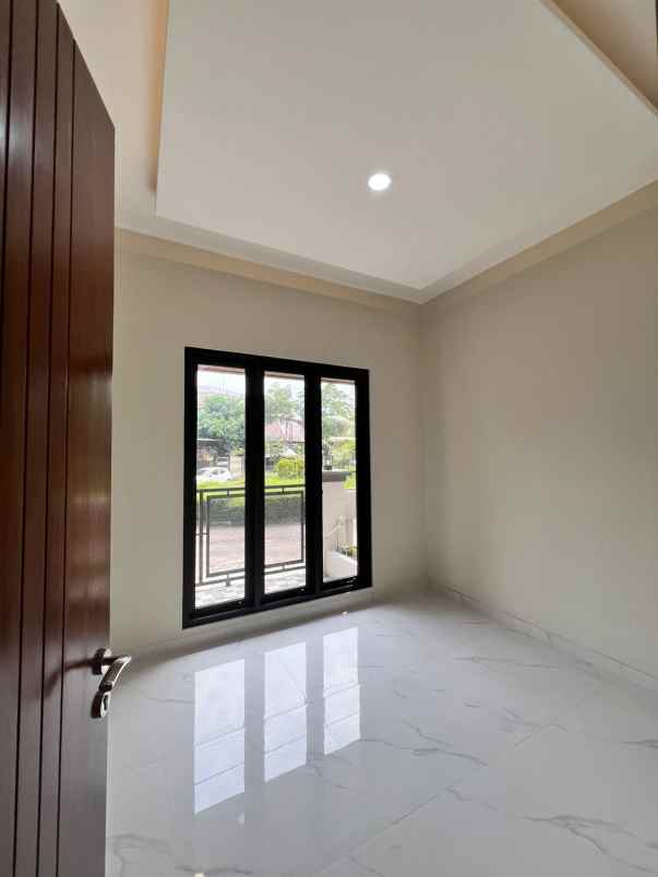 rumah baru siap huni di villa melati mas serpong