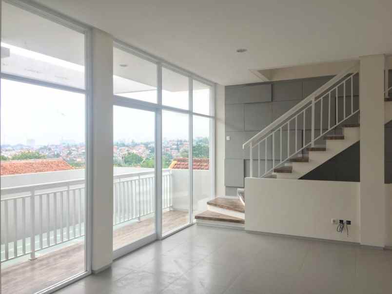 rumah baru view kota di cigadung bandung