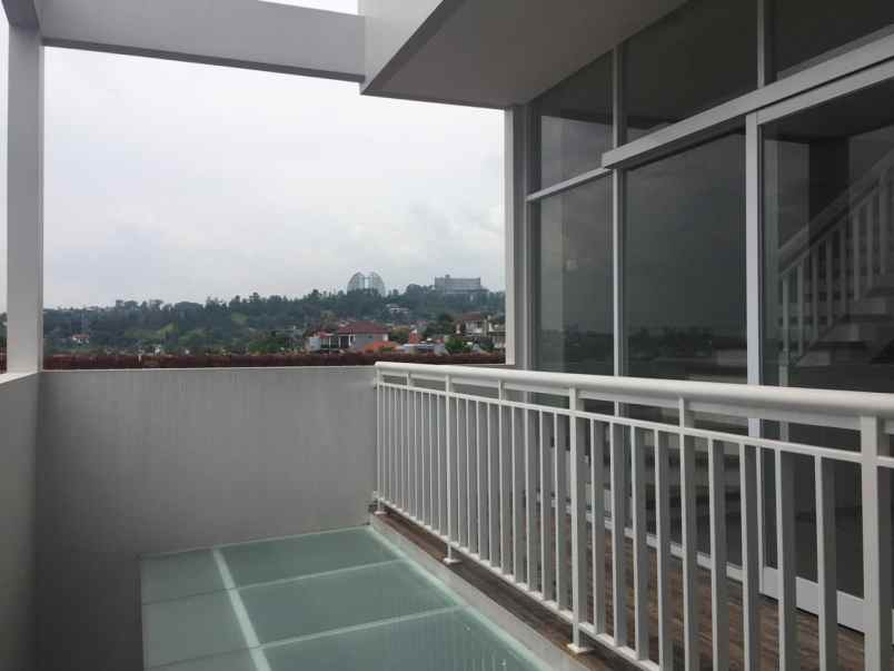 rumah baru view kota di cigadung bandung