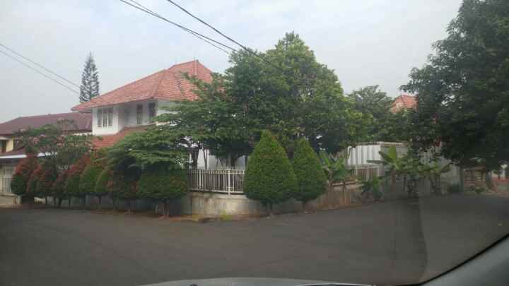 rumah bukit cinere