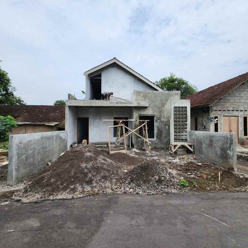 rumah cantik harga murah di cebongan