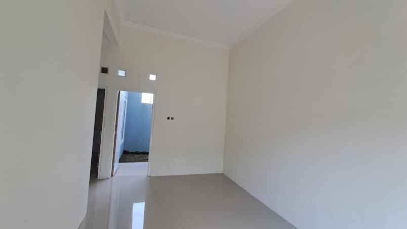 rumah cantik sudah free pajak dan bonus furnished