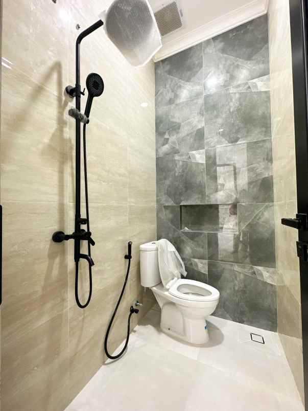 rumah clasik murah di cibubur ciracas