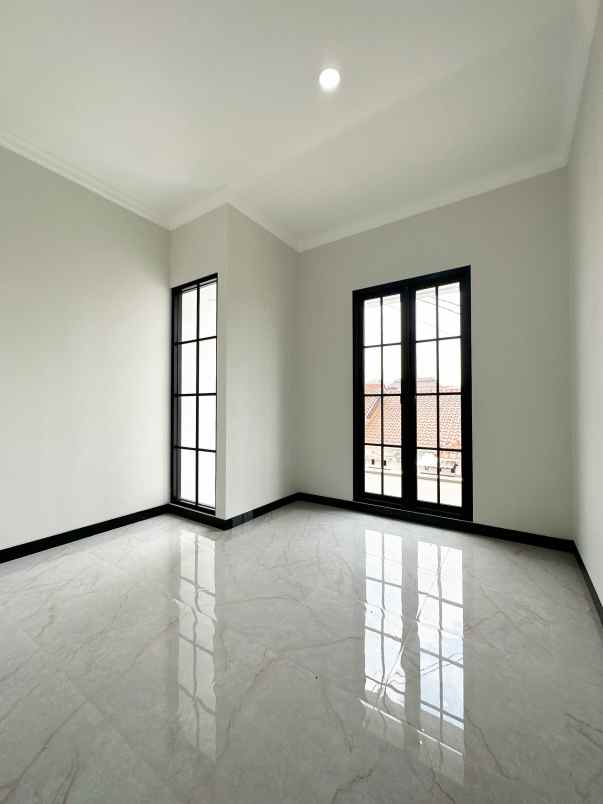 rumah clasik murah di cibubur ciracas