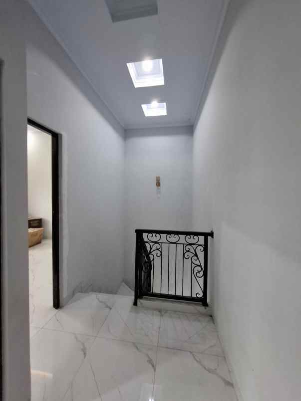 rumah classic modern minimalis di beji kota depok