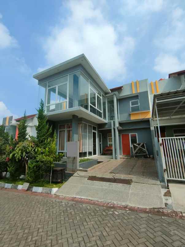 rumah cocok untuk kantor dan gudang di kolmas