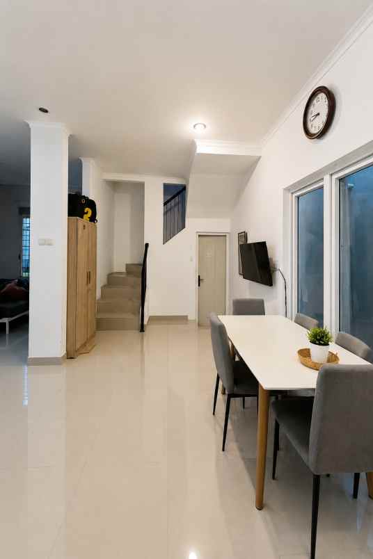 rumah dijual di ciputat lt 132 m lb 99 m hook shm nego