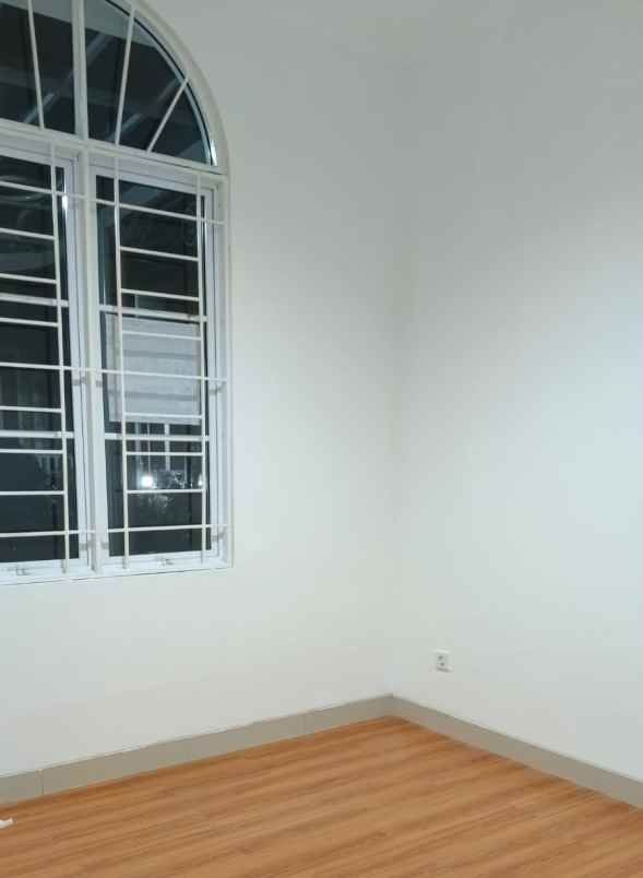 rumah disewakan cluster la seine jakarta garden city