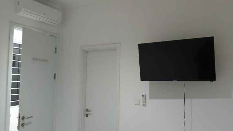 rumah disewakan cluster la seine jakarta garden city