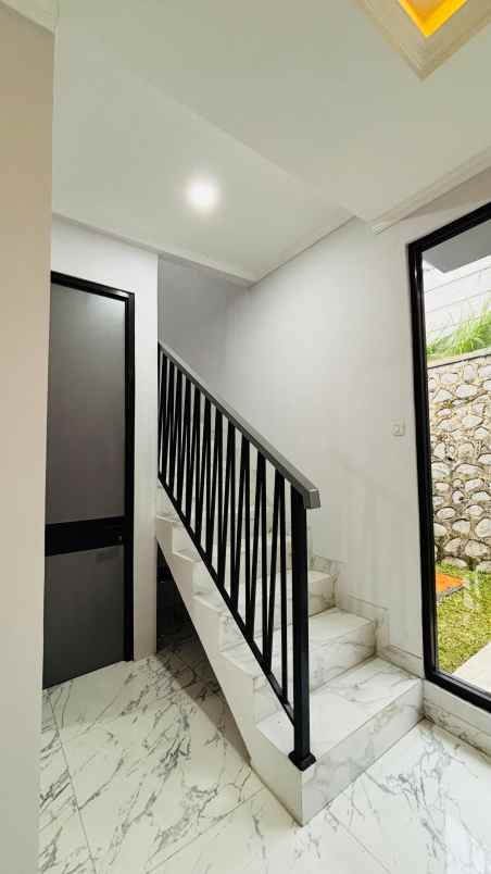 rumah elegan dalam cluster di cibubur city