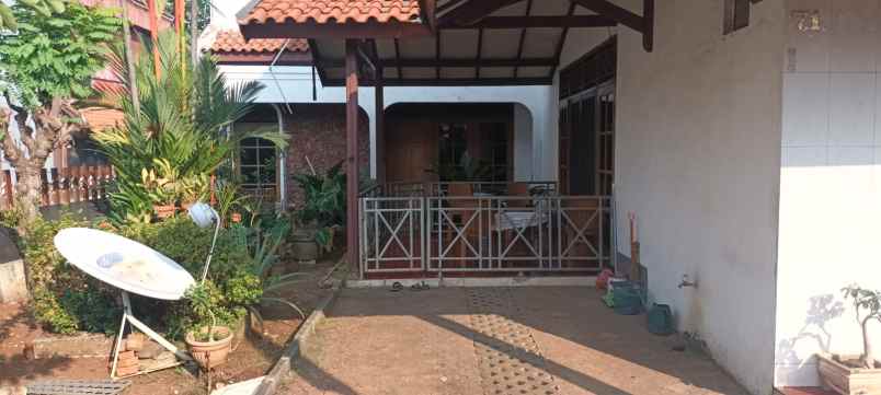 rumah hok di komplek barata