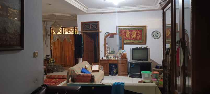 rumah hok di komplek barata