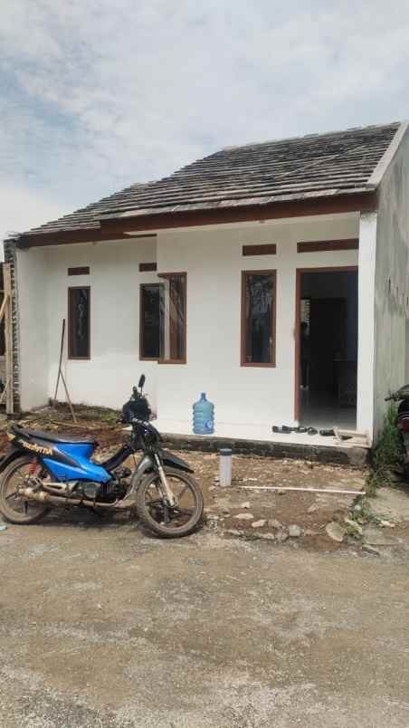 rumah jl cicangkudu pameungpeuk