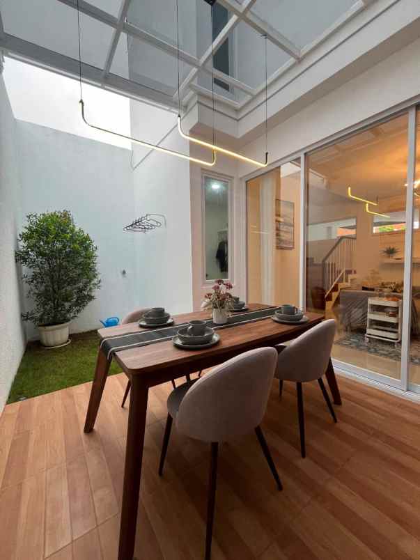 rumah jl merpati raya sawah lama