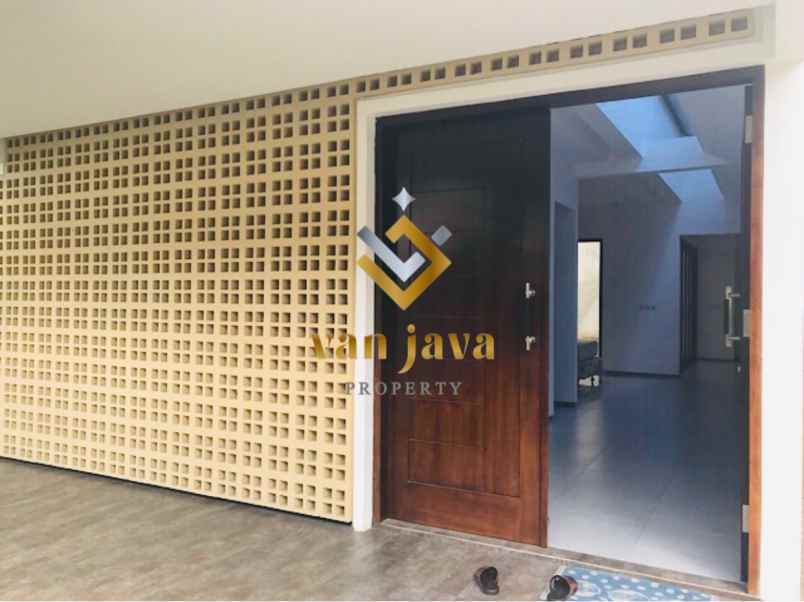 rumah kebon baru tebet