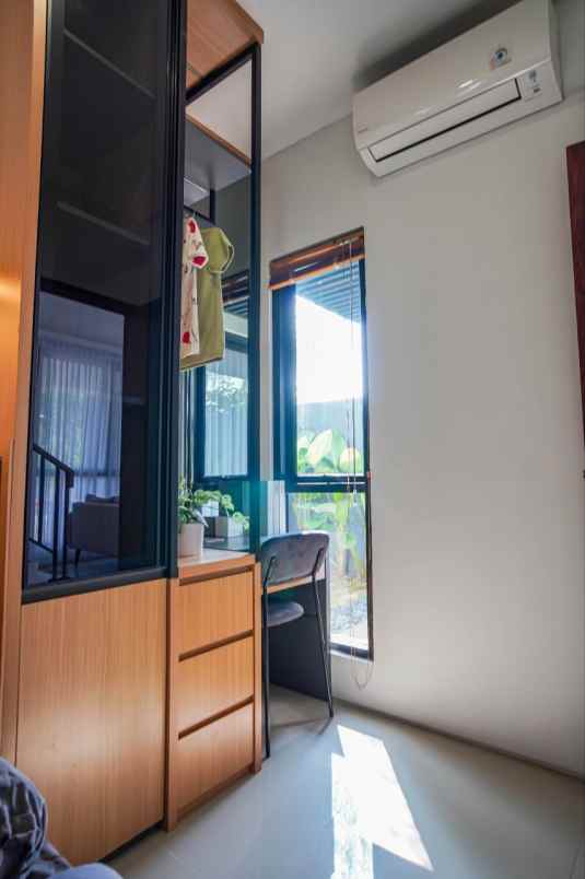 rumah mewah 2 lantai di sawangan depok