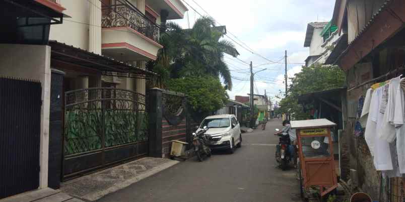 rumah mewah 2 lantai hook shm di jl merpati cengkareng