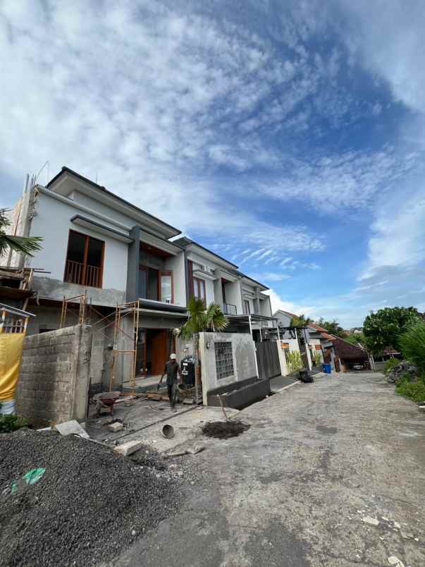 rumah mewah 2 lantai siap huni