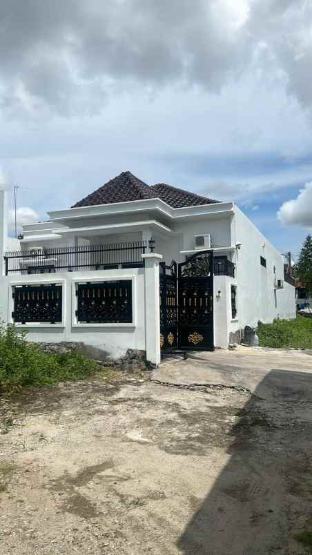 rumah mewah 3 kamar dekat alun alun kota serang