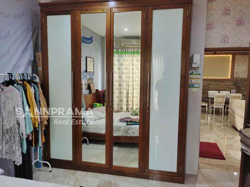 rumah mewah 3 lantai dalam komlplek gdc depok