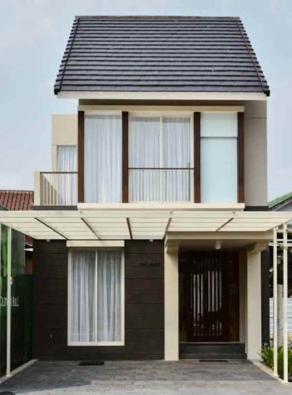 rumah mewah ada kolam renang di clover hills residence