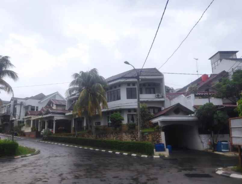 rumah mewah bangunan bagus nyaman sukmajaya depok