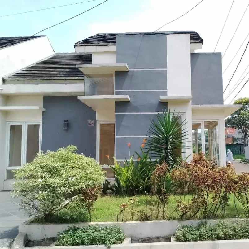 rumah mewah dengan hook di dekat jakarta