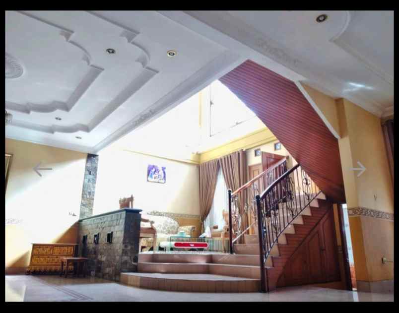 rumah mewah di antapani bandung