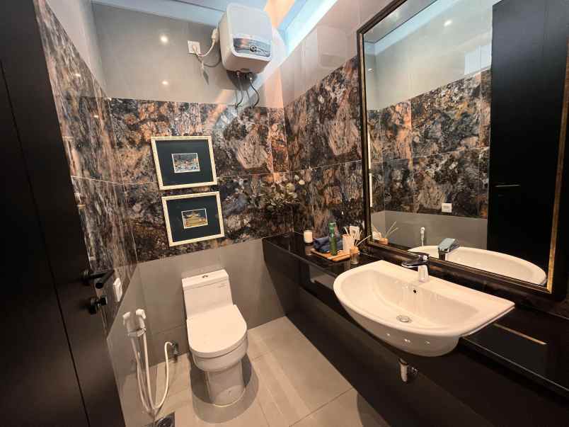 rumah mewah full furnish dekat jogja city mall