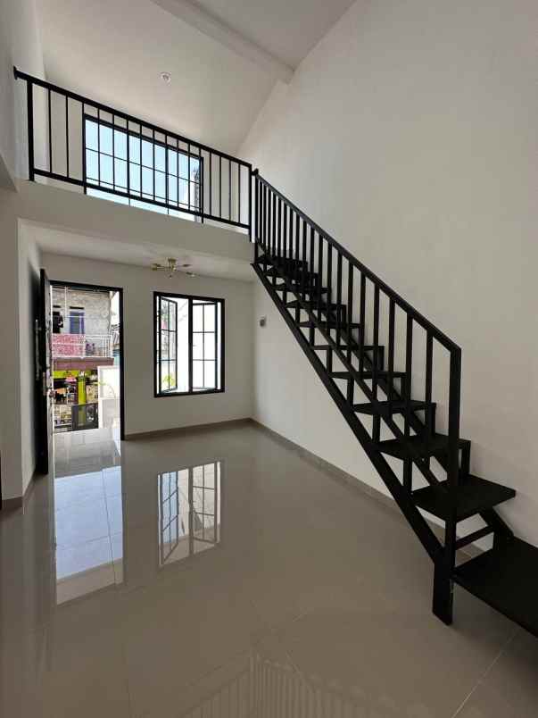 rumah mezzanine dekat pasar ciracas jakarta timur