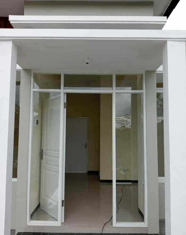 rumah minimalis modern lokasi sukun kota malang