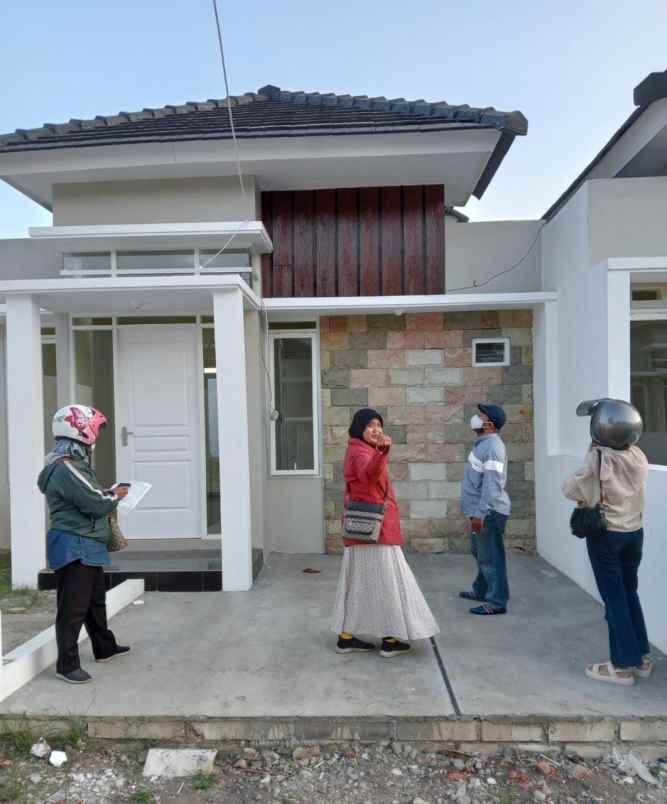 rumah minimalis modern lokasi sukun kota malang