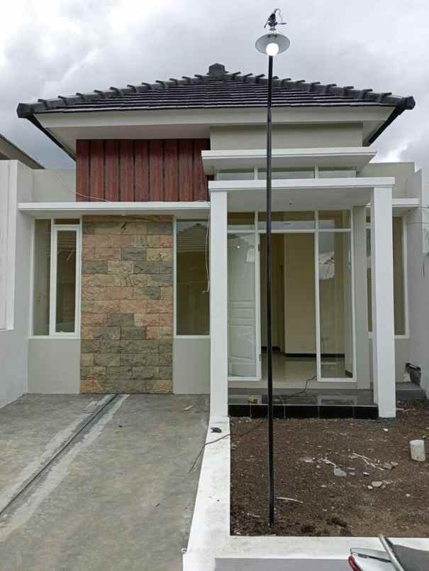 rumah minimalis modern lokasi sukun kota malang