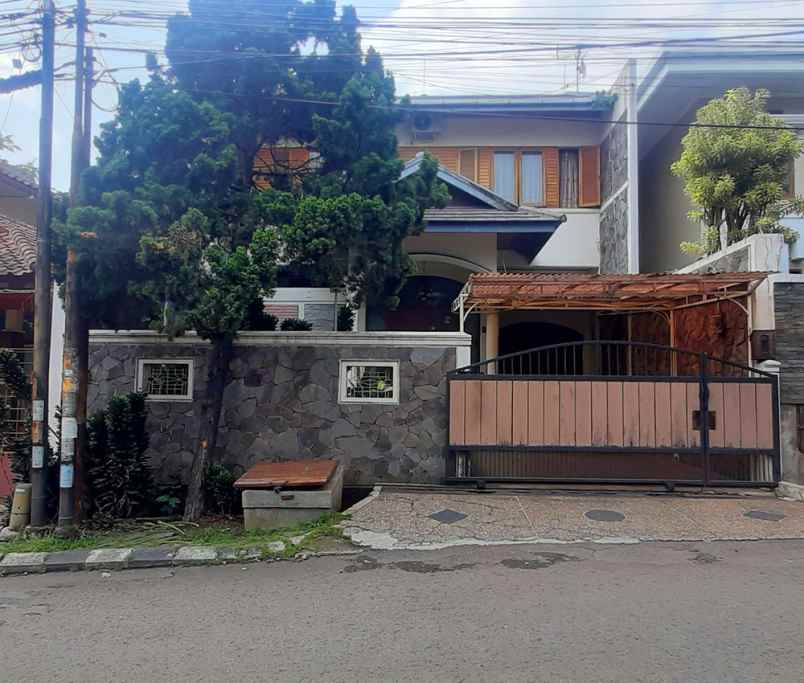 rumah modern classic di dago asri residence bandung