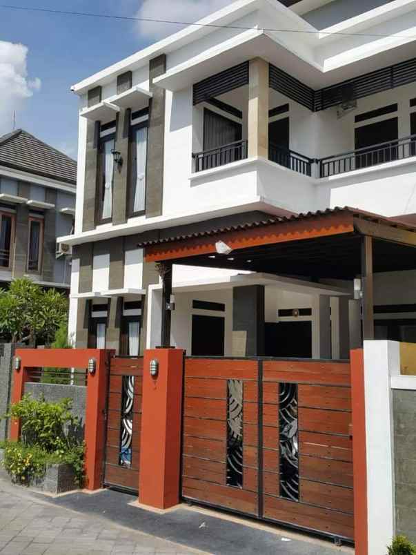 rumah modern dekat mitra 10 gatsu barat