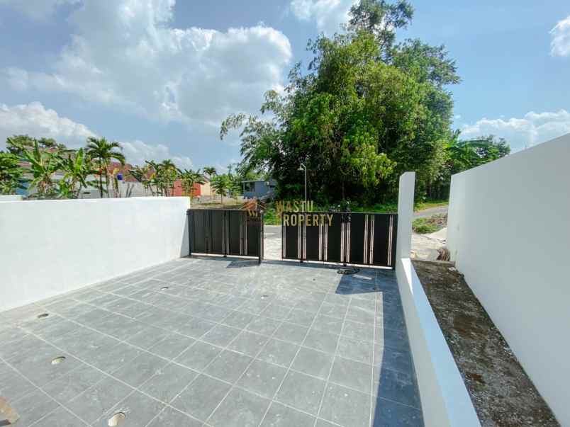 rumah modern minimalis dekat sma negeri 2 ngaglik