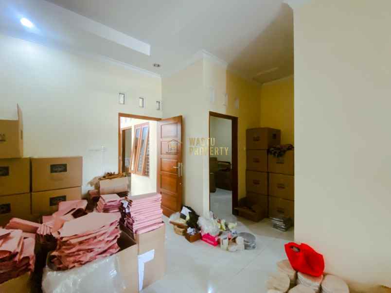 rumah murah 2 lantai dalam ringroad utara siap huni