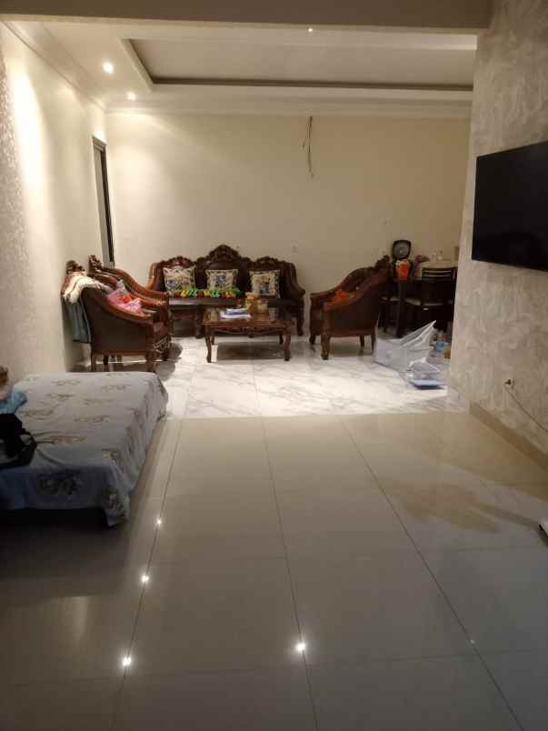 rumah murah 2 lantai karawaci tangerang